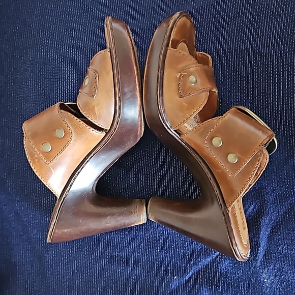 Stylish BORN Mule Platform Heels Slip On - Picture 3 of 5